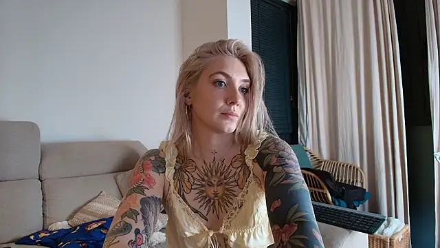 tattoobbgirl's cam snapshot