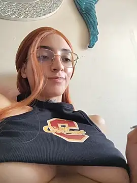 Dani-peggin live sex cam