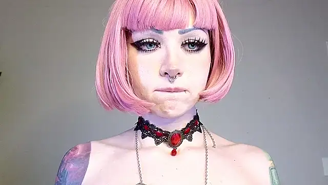 Ivey_Strigoi live sex cam