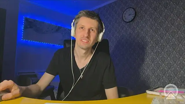 Aki-Laky live sex cam