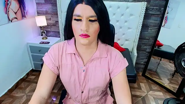 TRINY_TS live sex cam