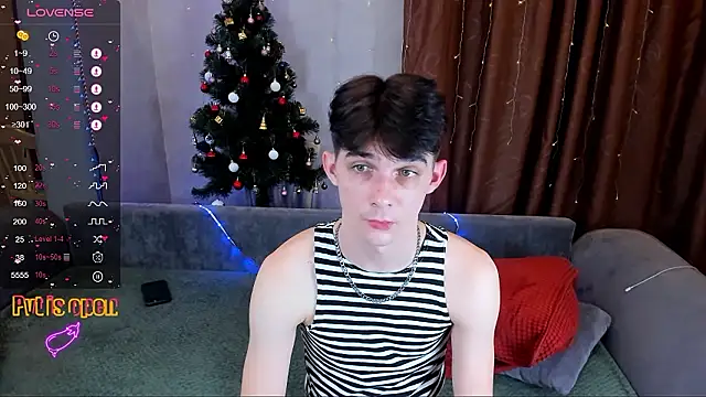 Aaron_Boom live sex cam