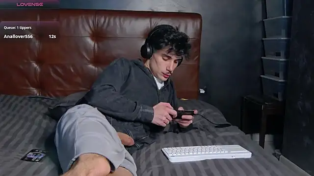 DanielCrush1 live sex cam