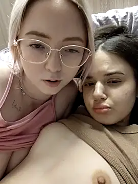 caressyourself's cam snapshot