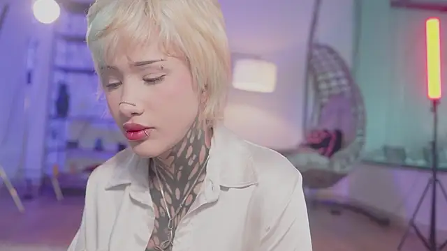 goth_d0ll's cam snapshot