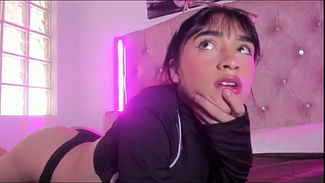 Alahia_rosee's cam snapshot