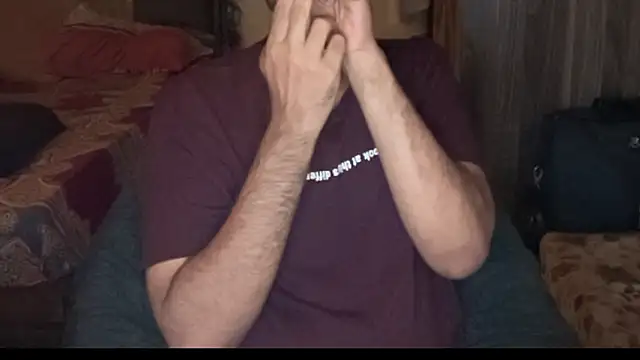 MakeMeAwareAah's cam snapshot