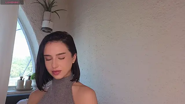 ShyColette live sex cam