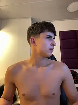 AdrianRinaldi live sex cam