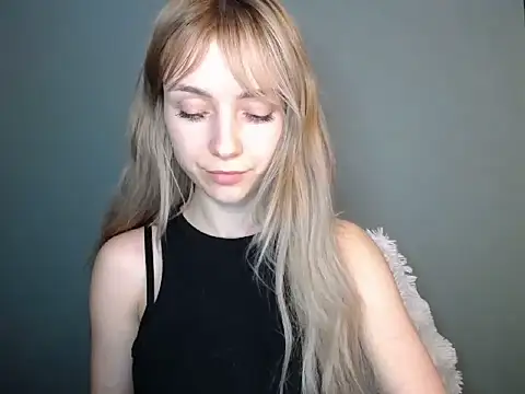 LuciaYoung's cam snapshot