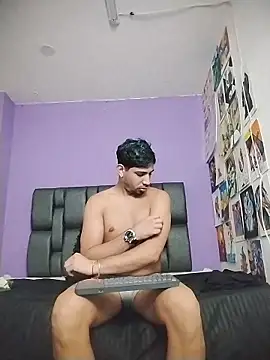 ashtoncooperr's cam snapshot