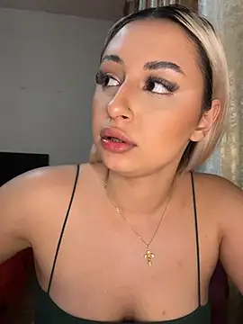 Kylie_One's cam snapshot