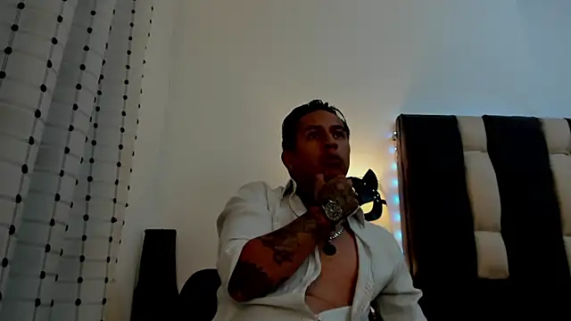 cami-coral1's cam snapshot