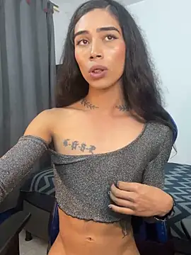 Sweet-Cris live sex cam