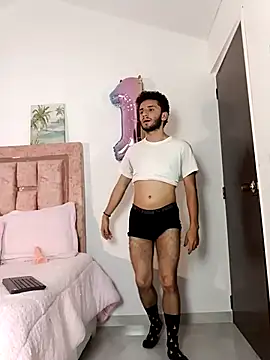 Curlystartt live sex cam