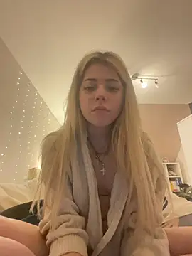 MelliMoon's cam snapshot