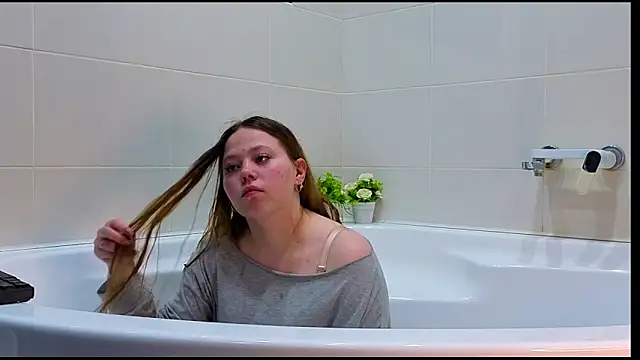 aloreana's cam snapshot