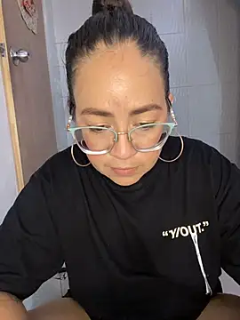 alisbloom's cam snapshot