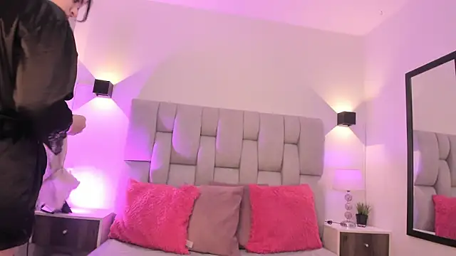 Seraphyne666 live sex cam