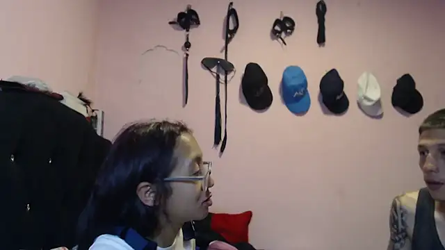 Violet_And_Smith's cam snapshot