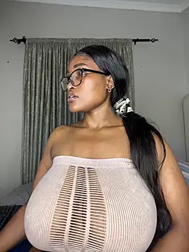 Bustygoddess32 live sex cam