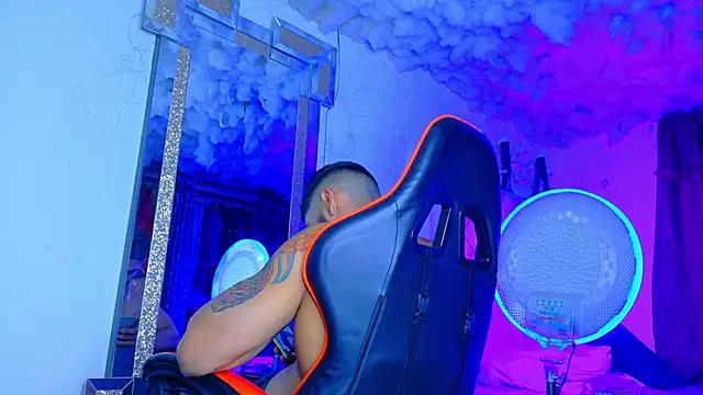 Rich_boy01 live sex cam