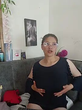 Alana_steel_1's cam snapshot