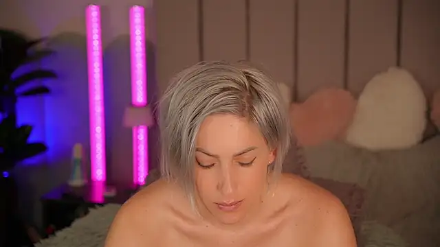 VickySecret96 live sex cam