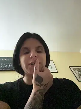 Brutecia2002 live sex cam