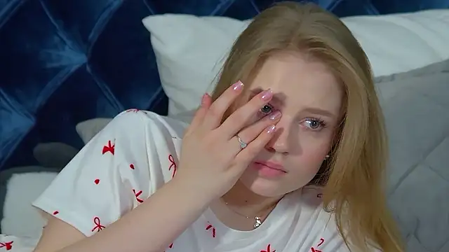 SelinSwarovski's cam snapshot