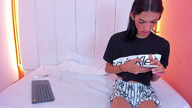 Sunny_OS live sex cam