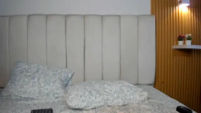 Lunita_naughty live sex cam