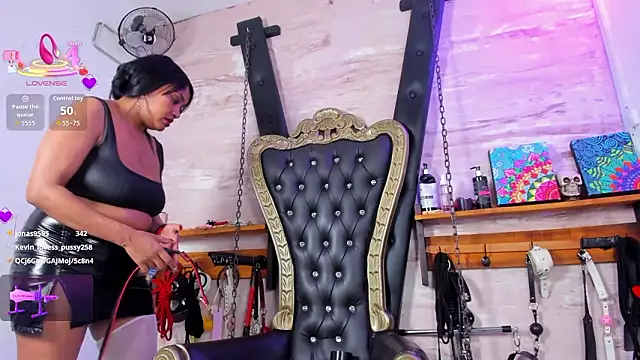 Madame_pain_ live sex cam