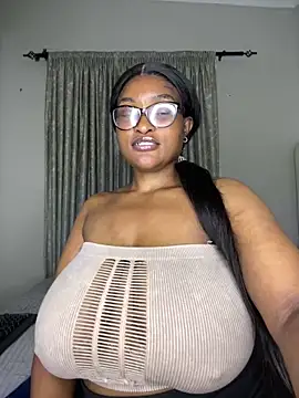 Bustygoddess32 live sex cam