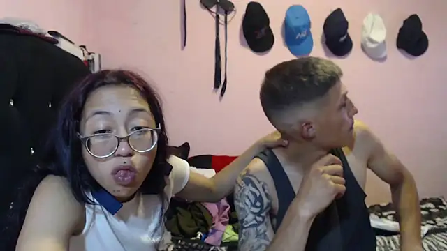 Violet_And_Smith's cam snapshot