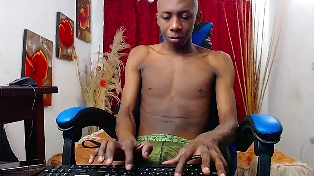 Miilo18 live sex cam