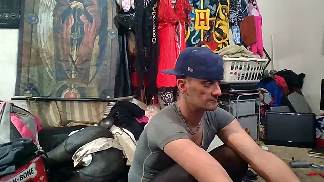 slinginbigD live sex cam