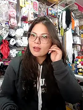 Vale_Saenzz live sex cam