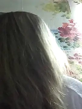 KattyLuuu's cam snapshot