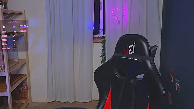 too_sexxxy's cam snapshot