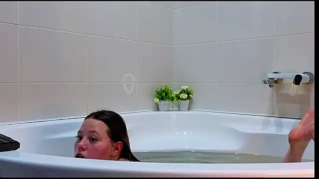 aloreana's cam snapshot