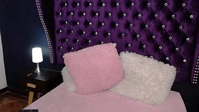 Megan__Monroe_'s cam snapshot