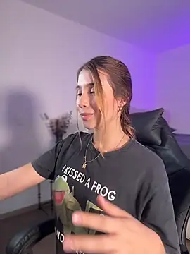 SophieRaily_'s cam snapshot