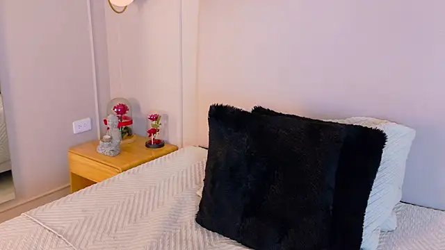 OlayaCooper's cam snapshot