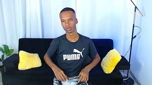 gusy_18 live sex cam