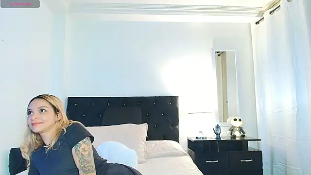 MeganLorensx live sex cam