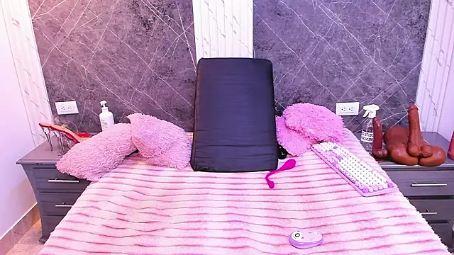 AndreaFletcher live sex cam