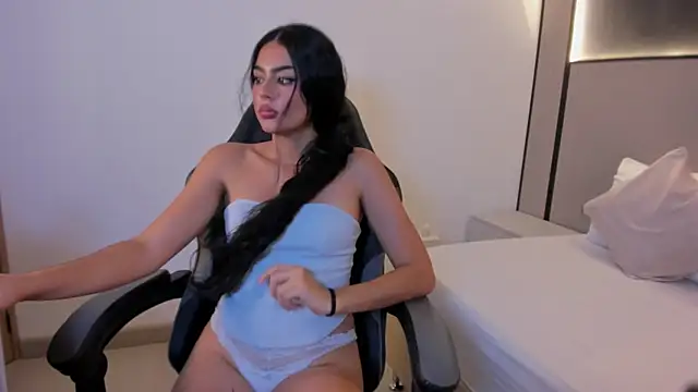 elara_bloom_'s cam snapshot