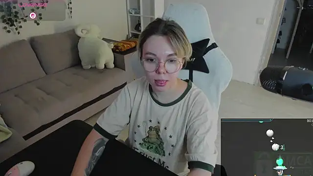 SpecterGirl's cam snapshot