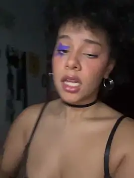 PrettyLittleProblem's cam snapshot